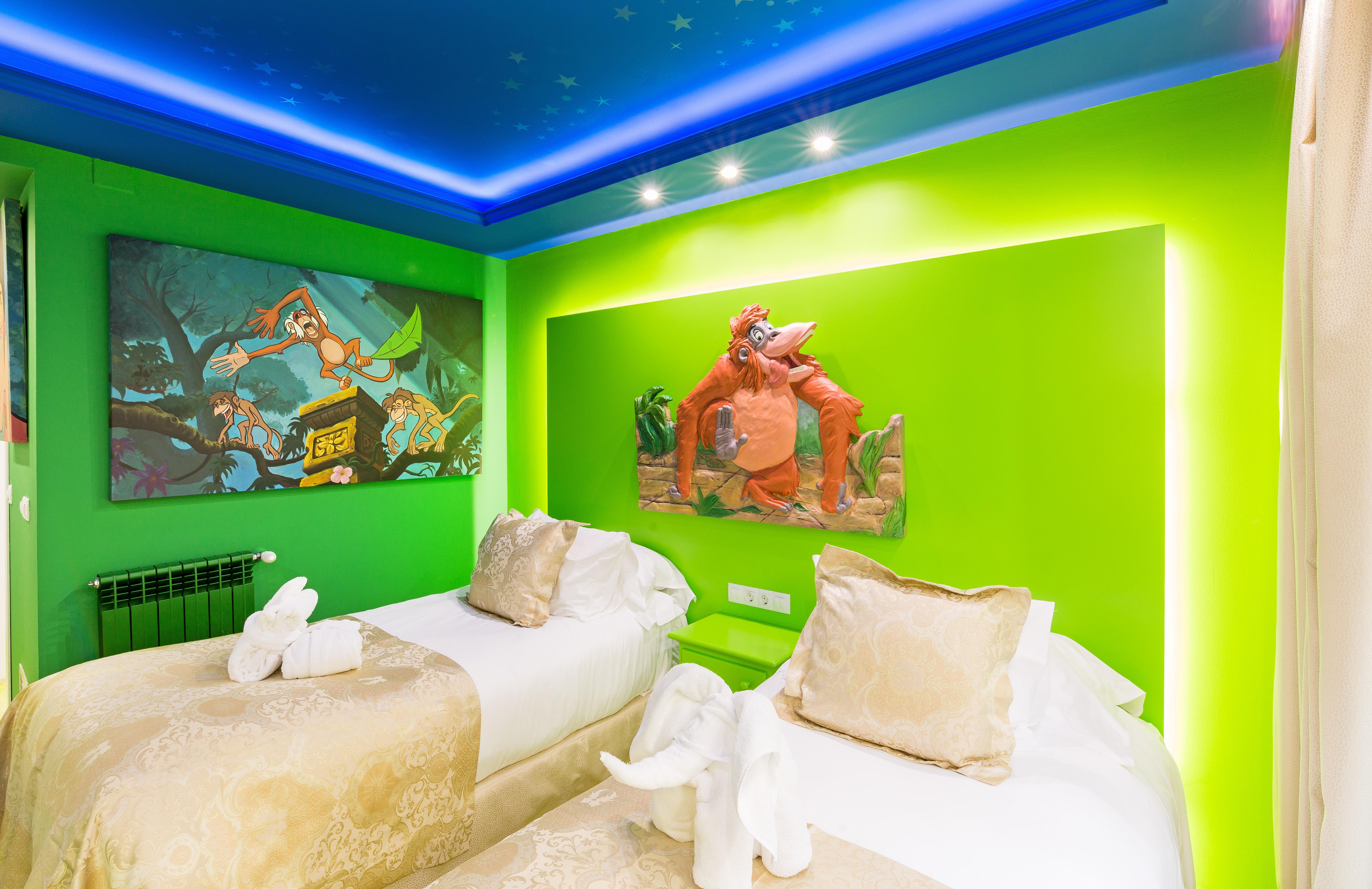 Hotel Princesa Parc Excellence Аринсал Екстериор снимка A themed room at the hotel